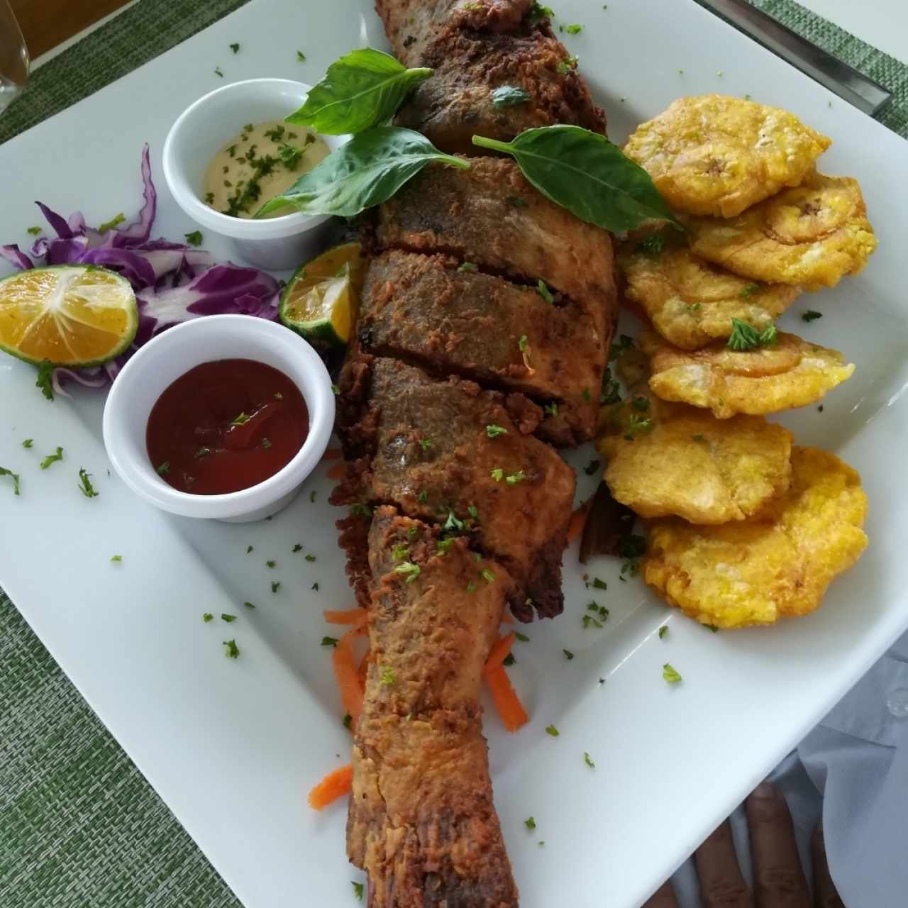Corvina Frita con patacones