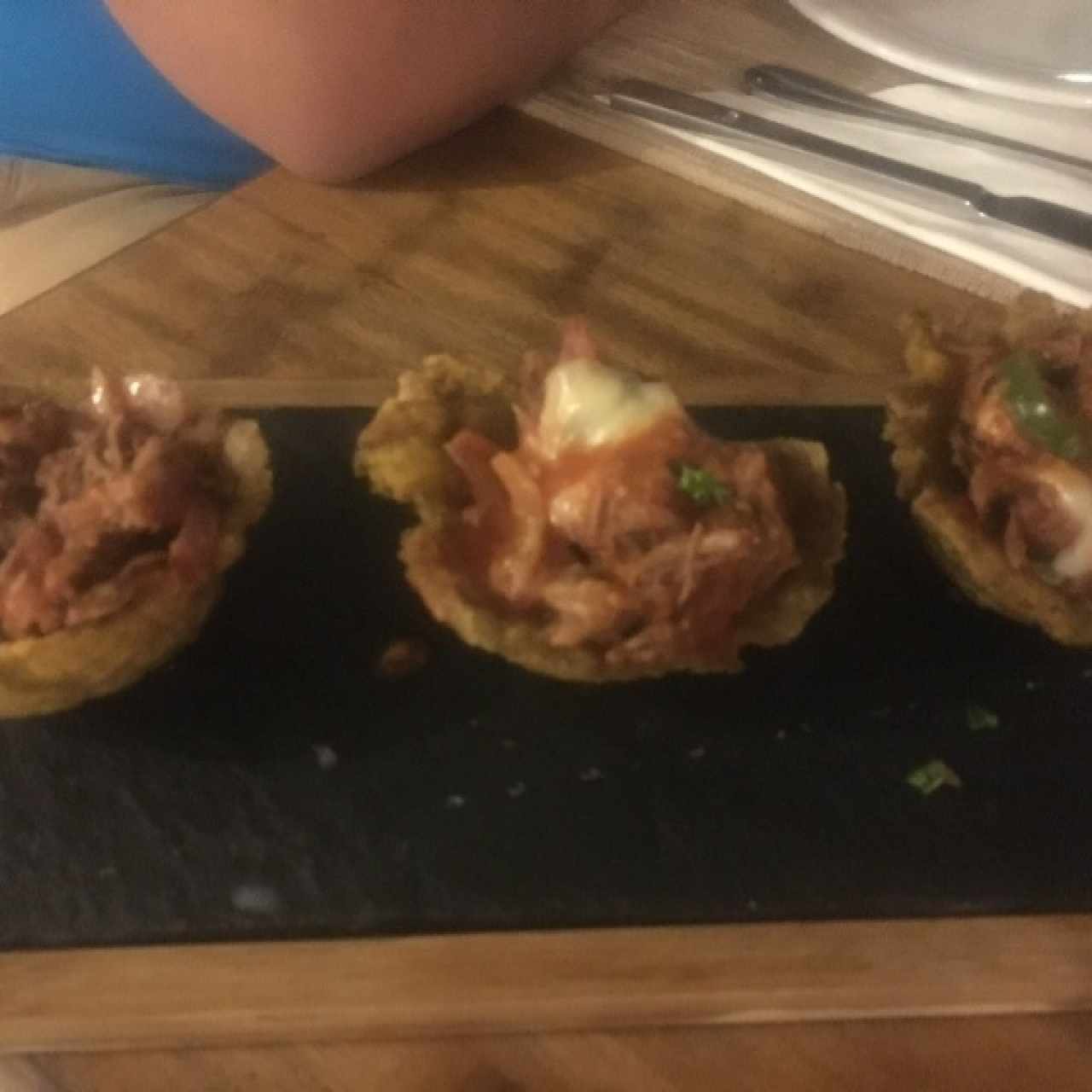 Patacones rellenos de ropa vieja