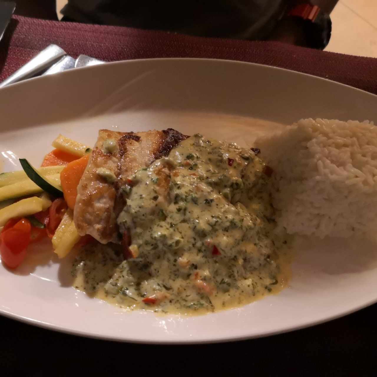 Pesca del día con salsa del chef (filete de mero)
