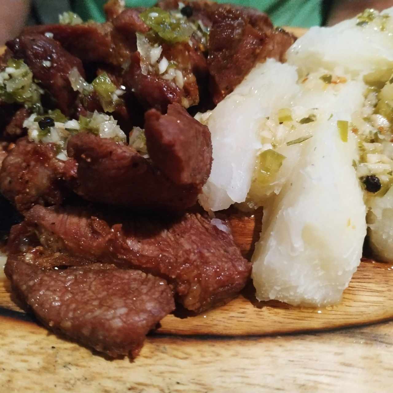 chicharrones de cerdo