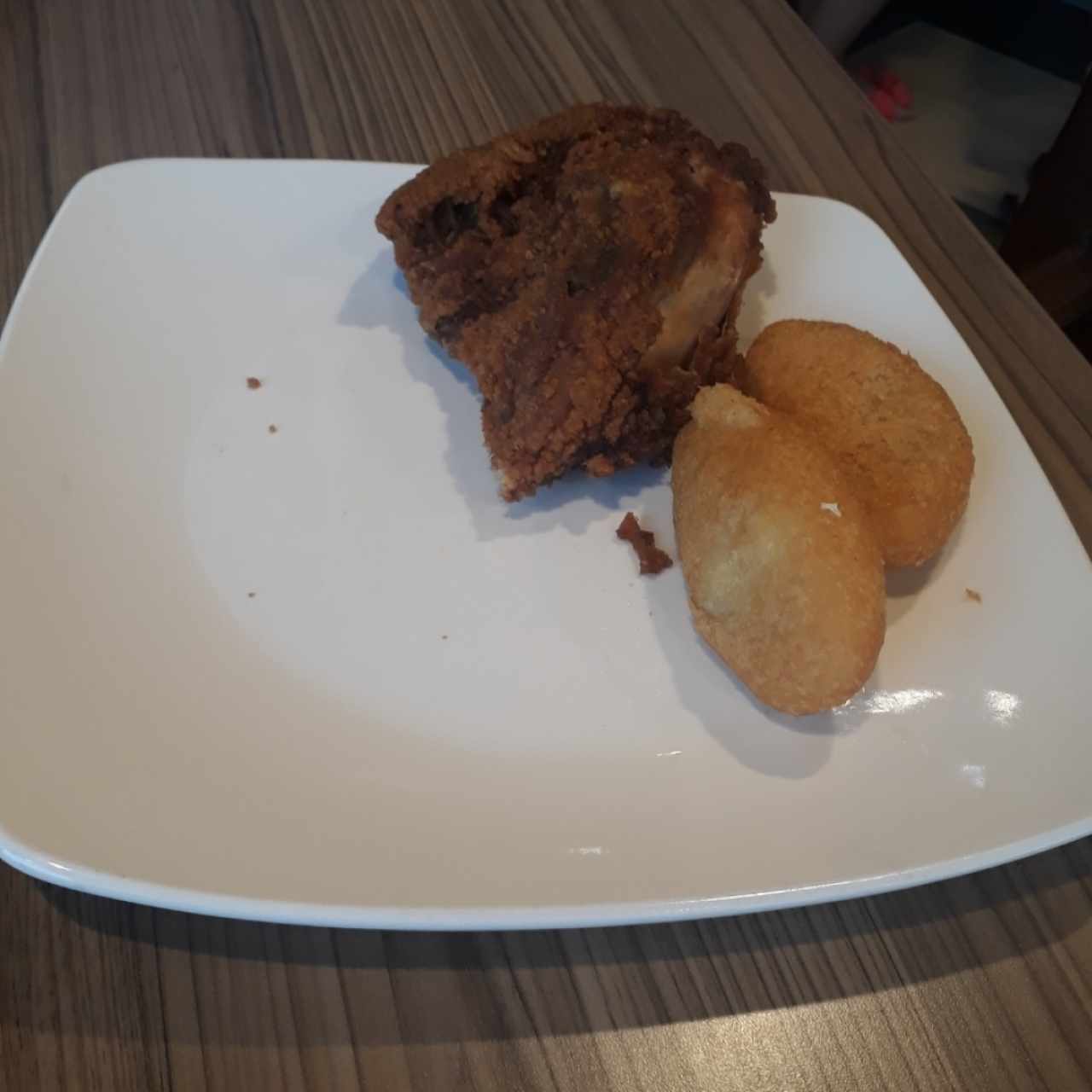 Pollo frito & carimañolas