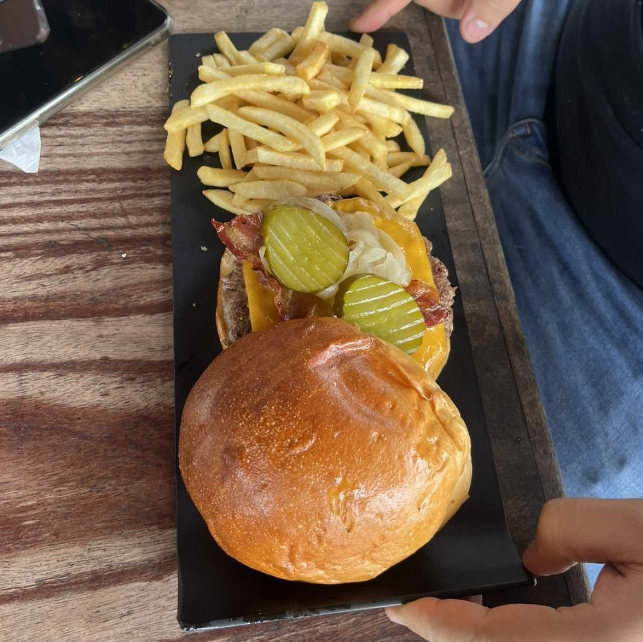 Platos Principales - Hamburguesa Black Mountain