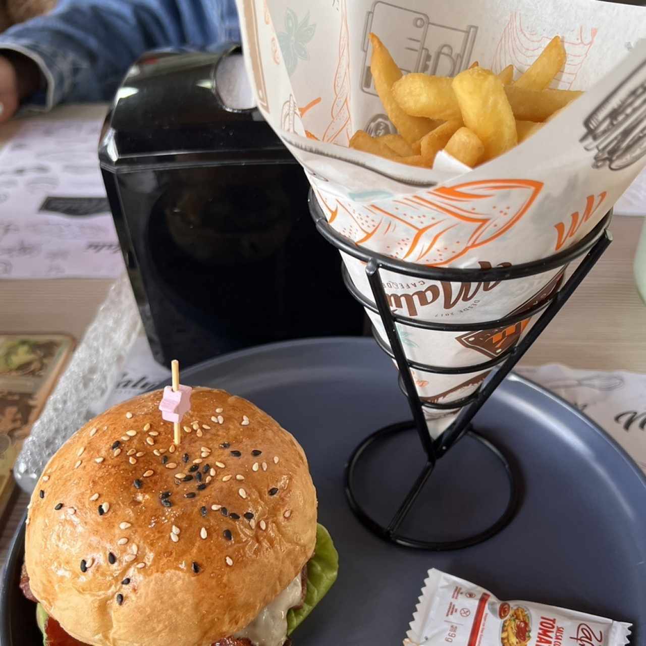El Bajo Burger