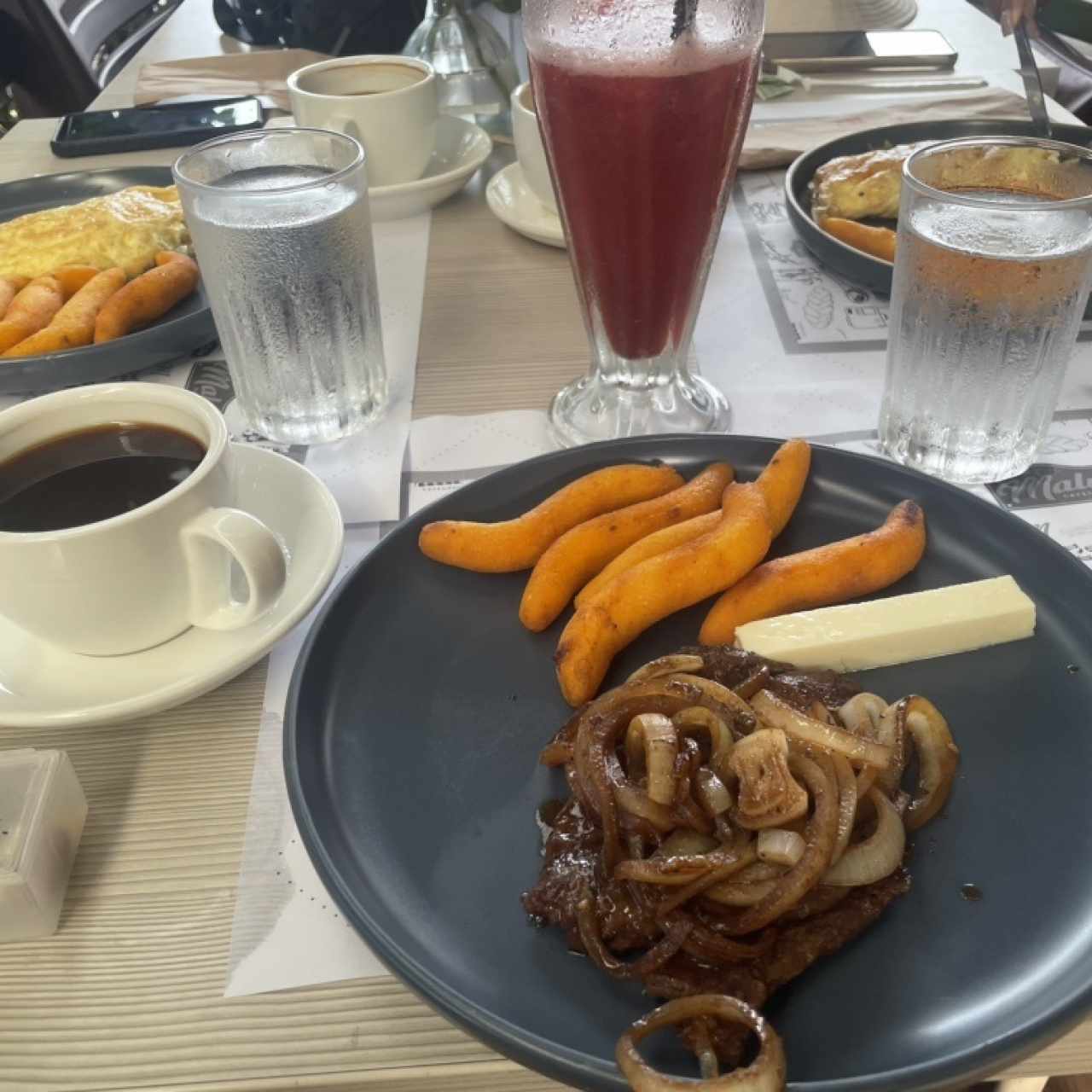 Bistec Encebollado o Bistec de Hígado de Res