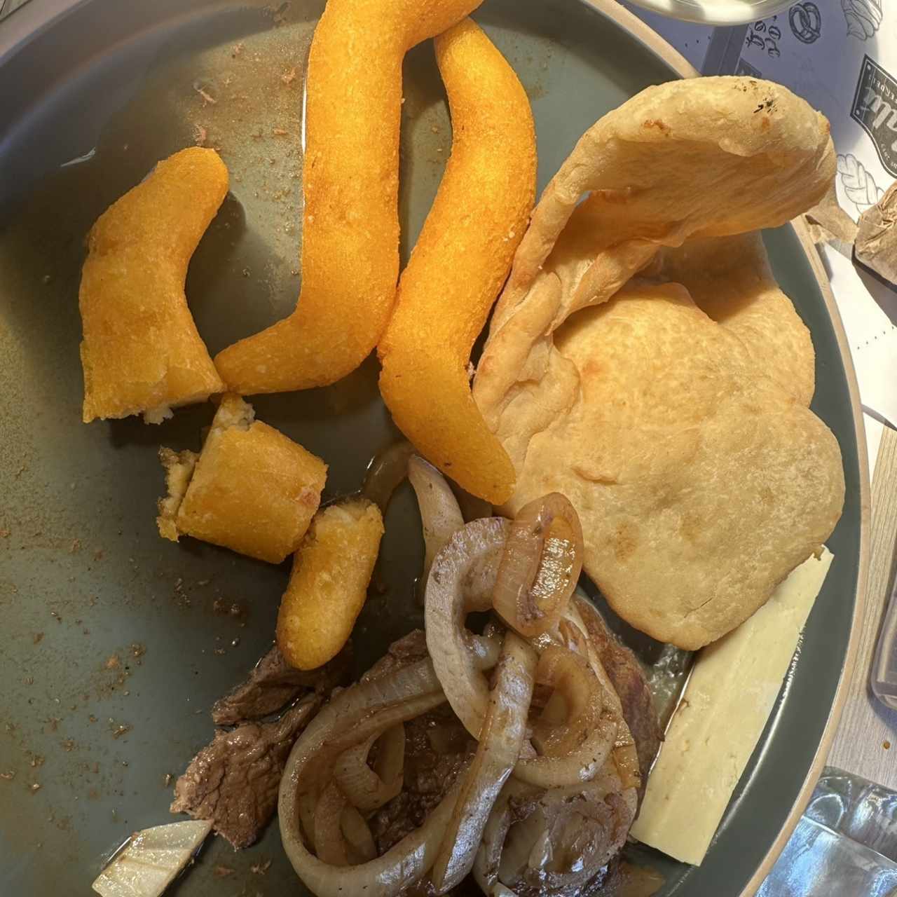 Bistec Encebollado o Bistec de Hígado de Res
