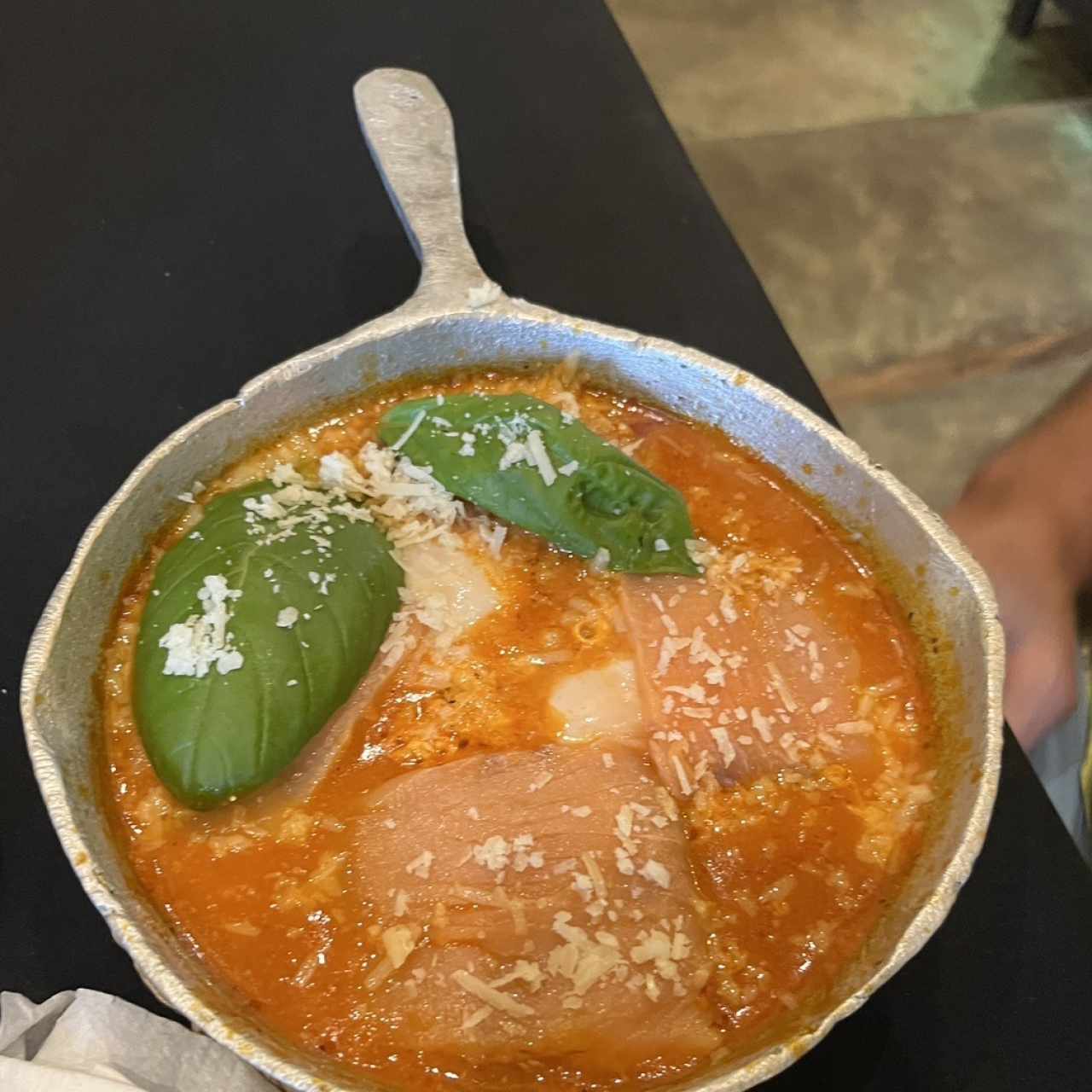 Huevos al Purgatorio con salmón