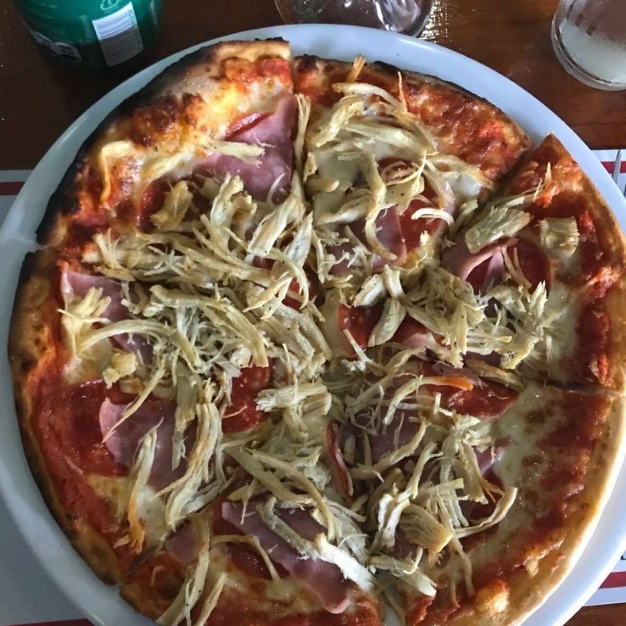 Pizza clasica con pollo, pepperoni y jamon