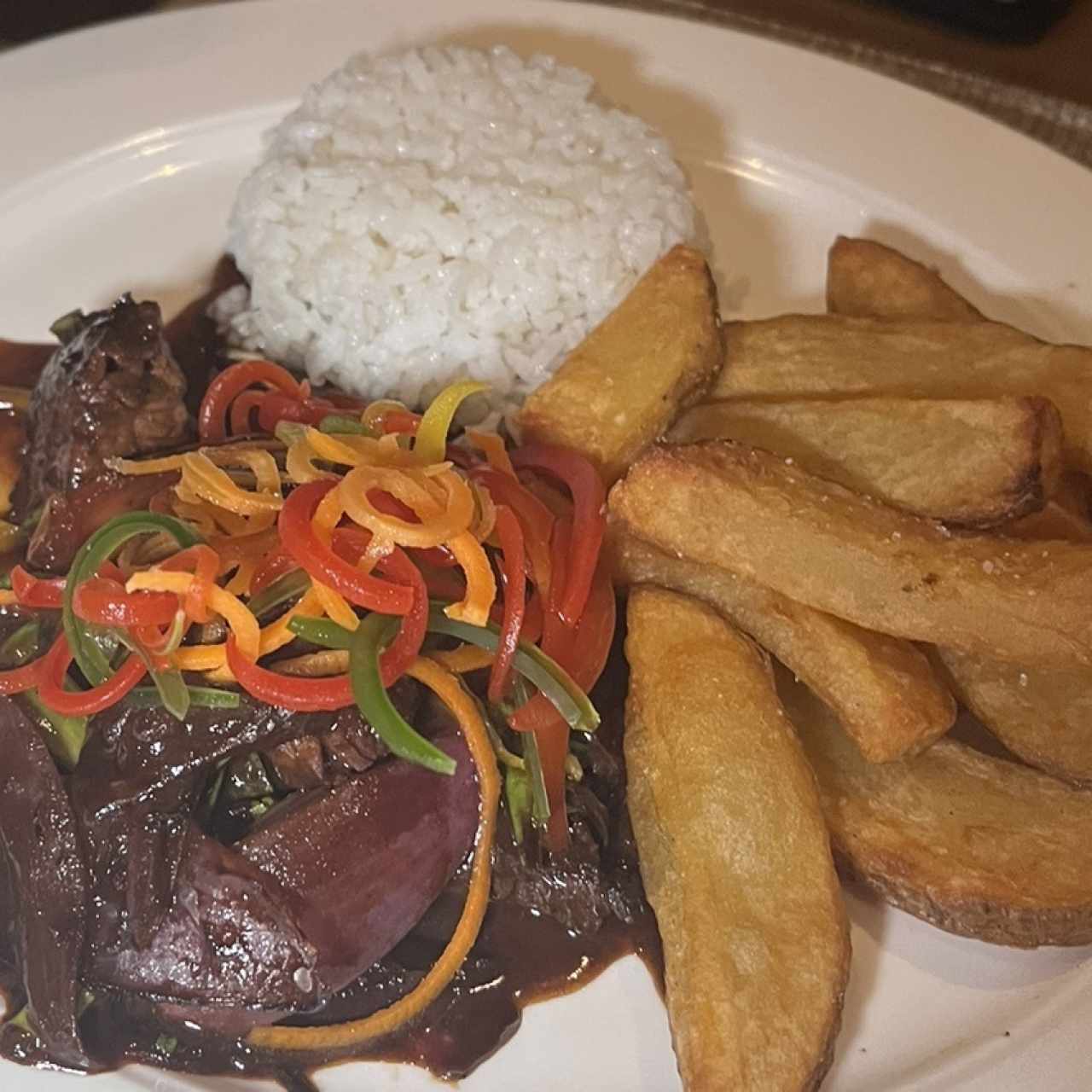 Lomo Saltado 