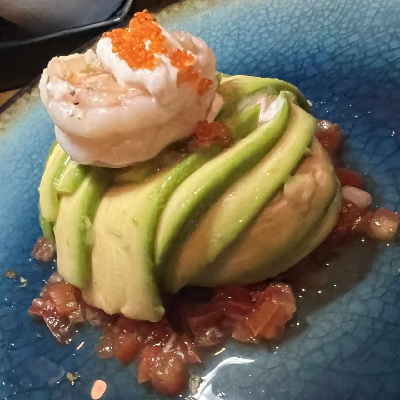 aguacate relleno de langosta