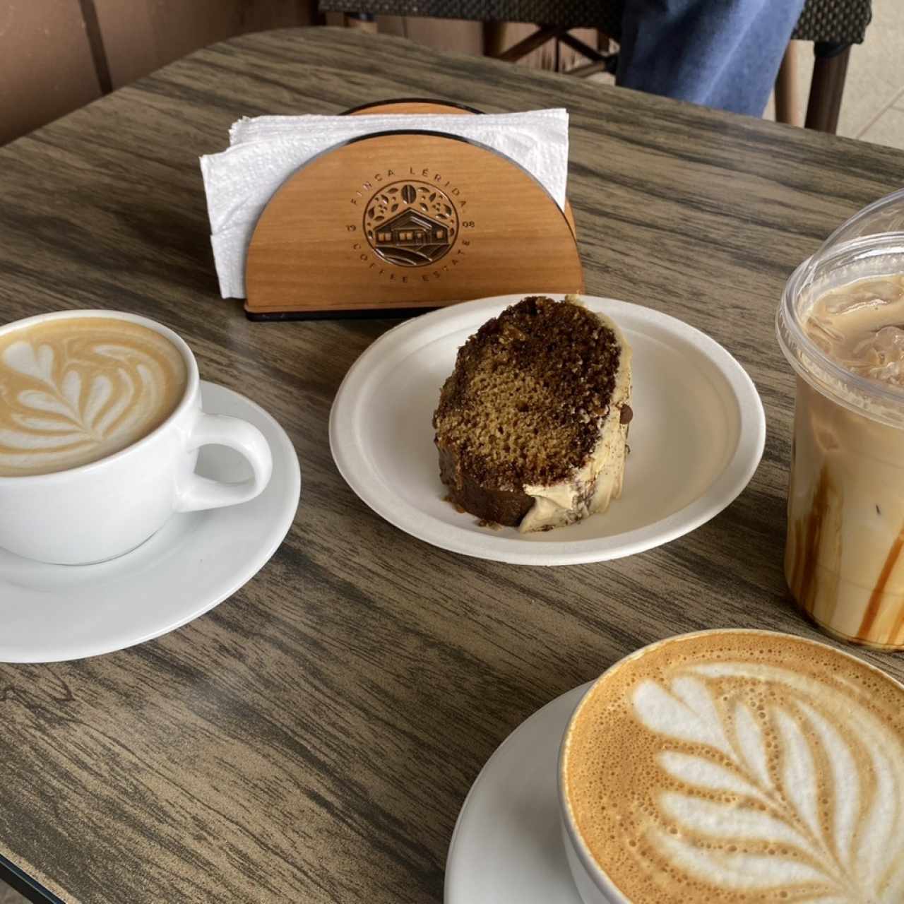 Cappuccino - latte - frappe y dulce de cafe