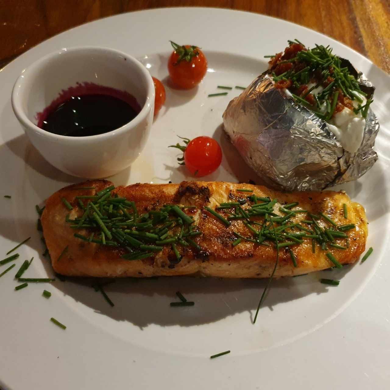Salmón con papa asada