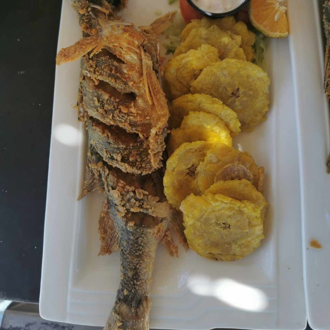 Corvina con patacones