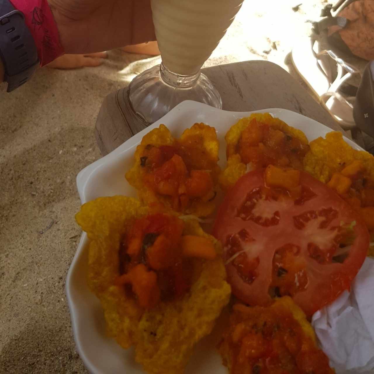 Patacones rellenos de mariscos