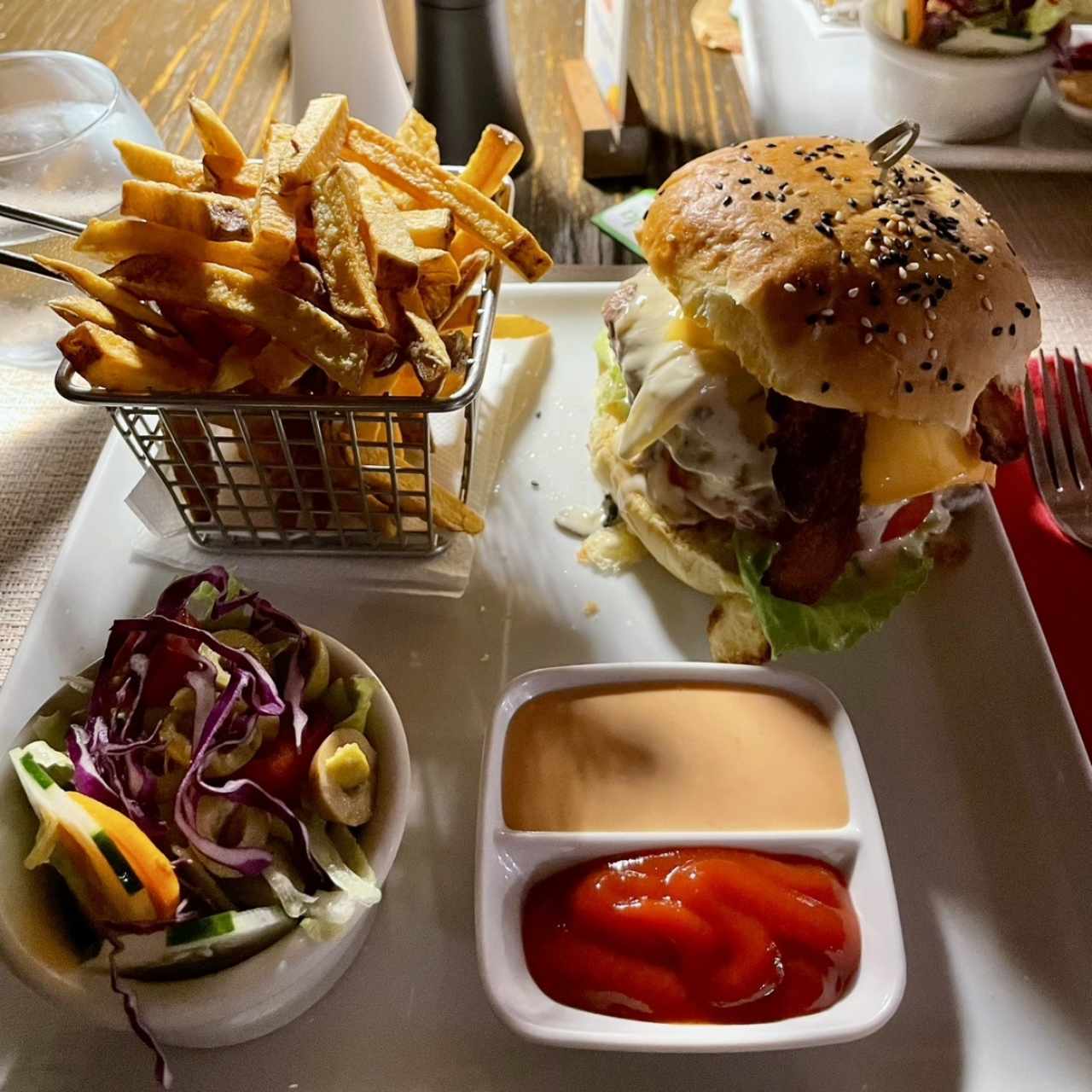 Nuestros Clásicos - Hamburguesa Pier 19