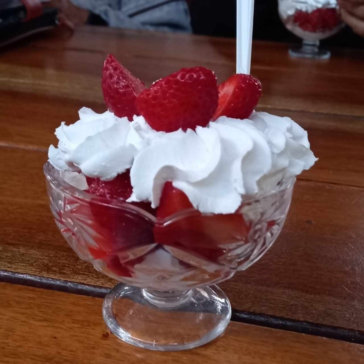 FRESAS CON CREMA