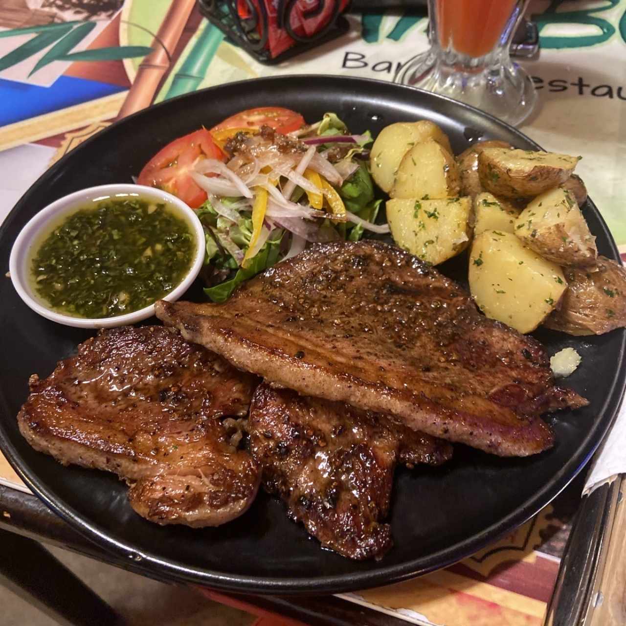 Punta de palomilla con papas salteadas