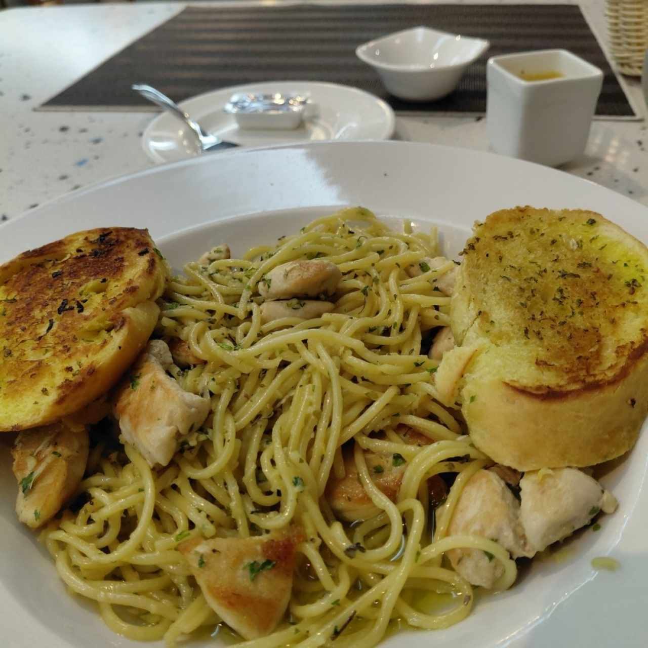 spaguetti con pollo
