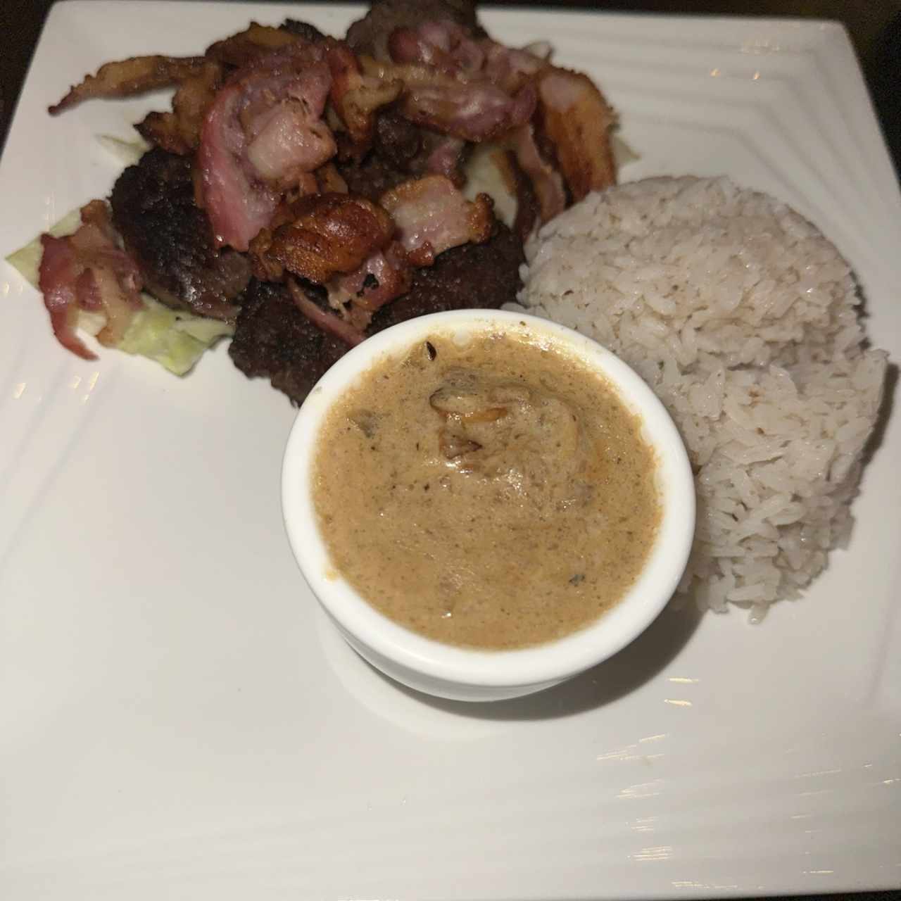 Filete Migñon arroz con coco 