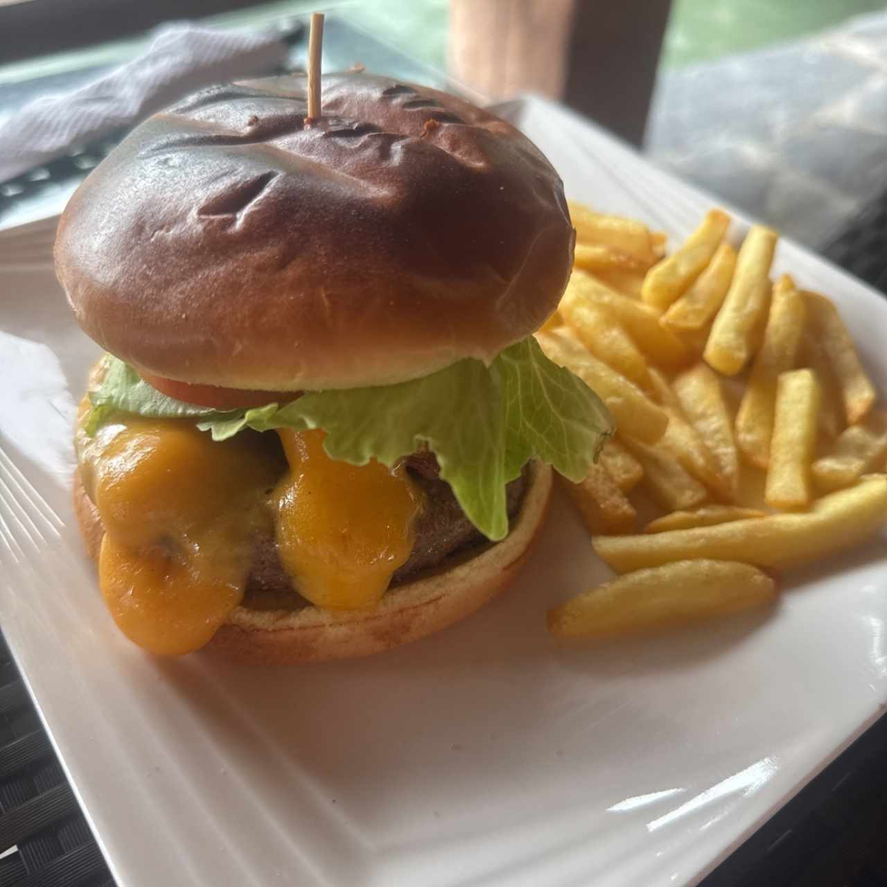 Hamburguesa con papas 