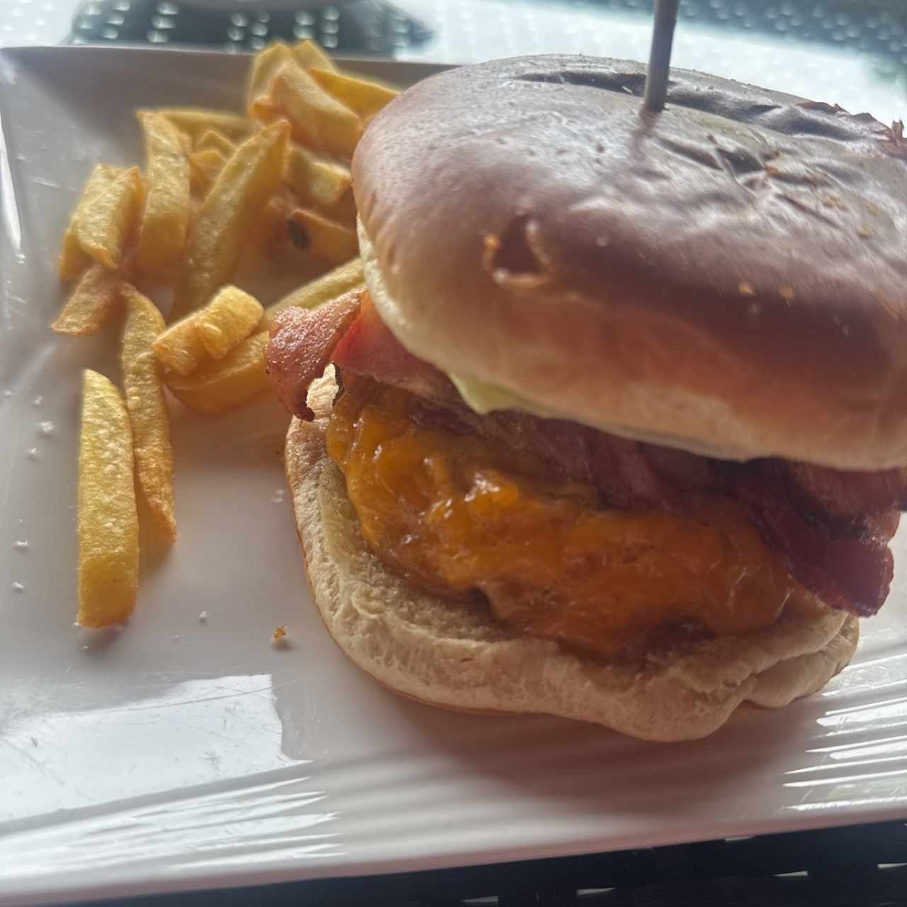 Hamburguesa con papas 