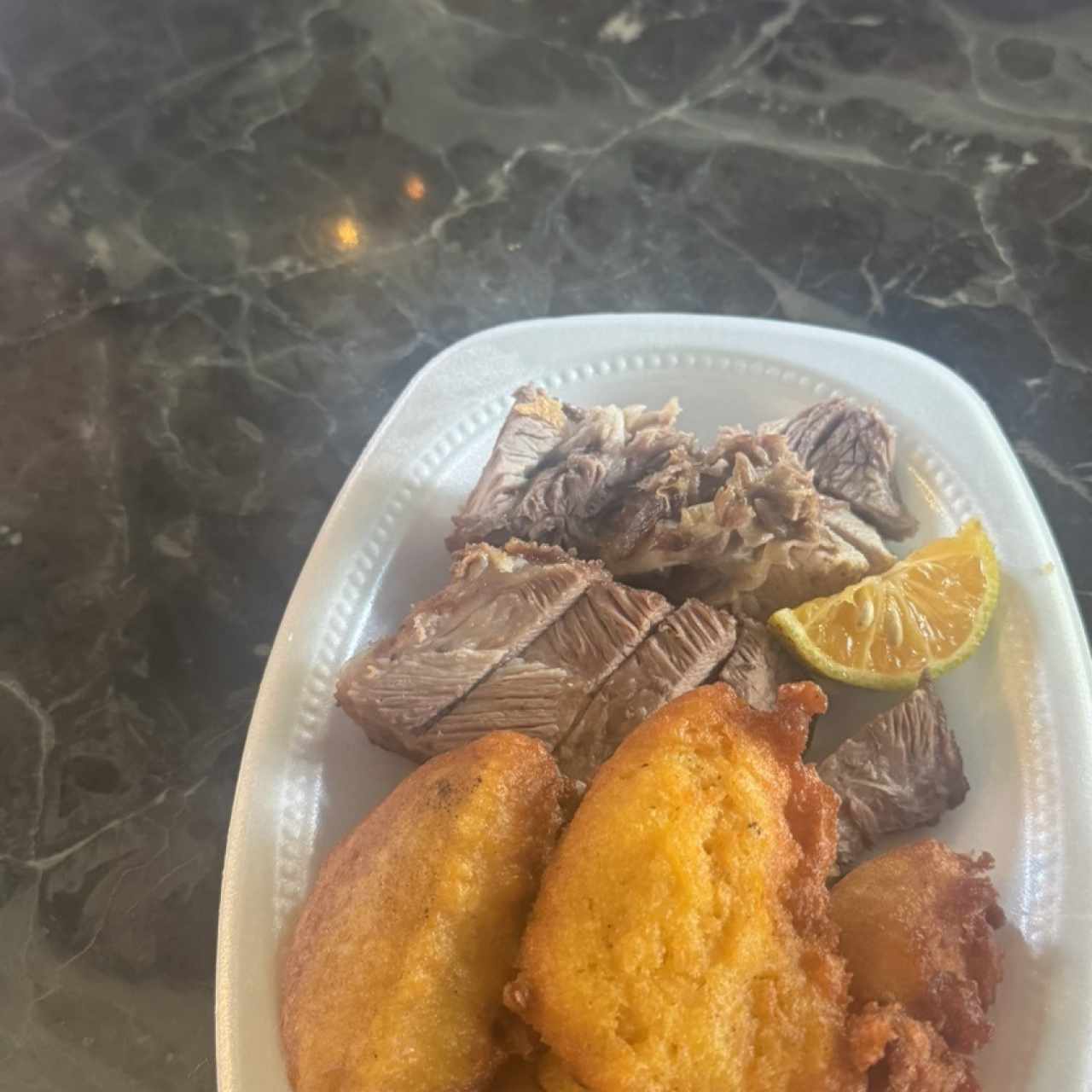 Lechona con torrejitas 