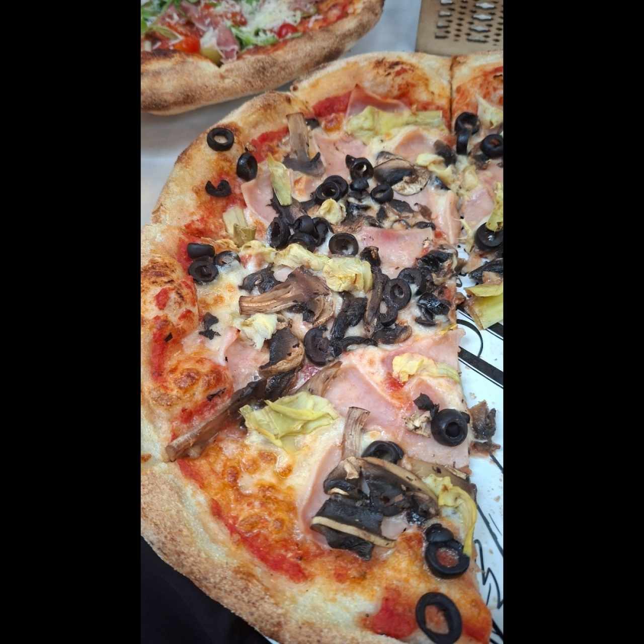 PIZZAS CLÁSICAS - CUATRO ESTACIONES