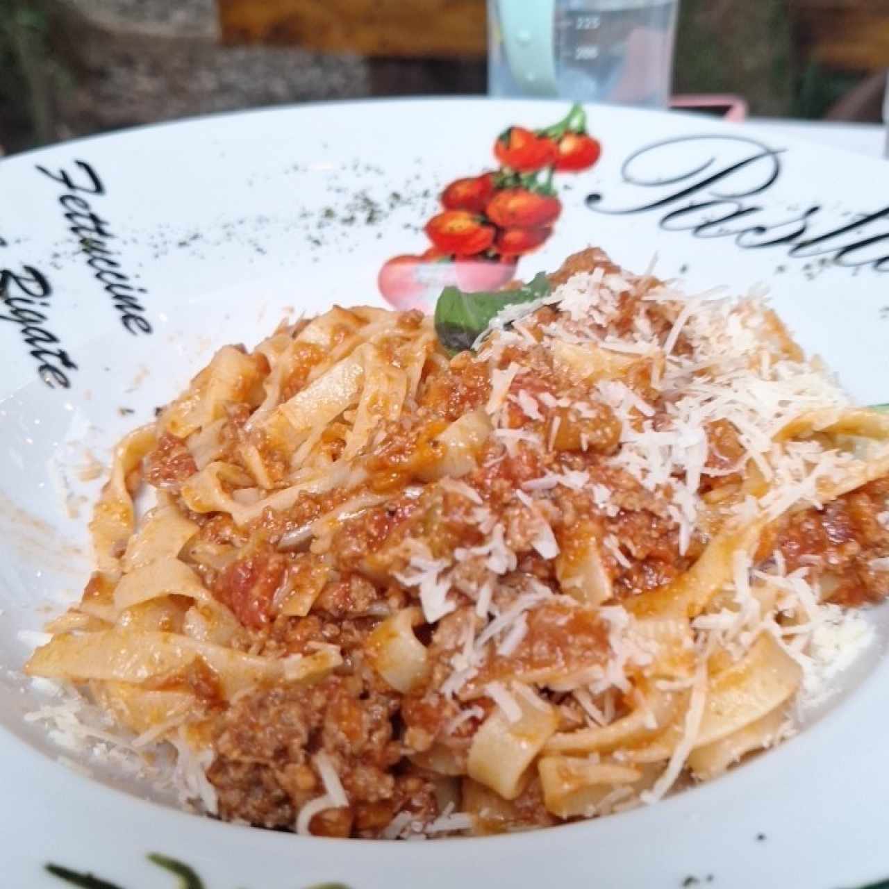 FETTUCINE A LA BOLOGNESA