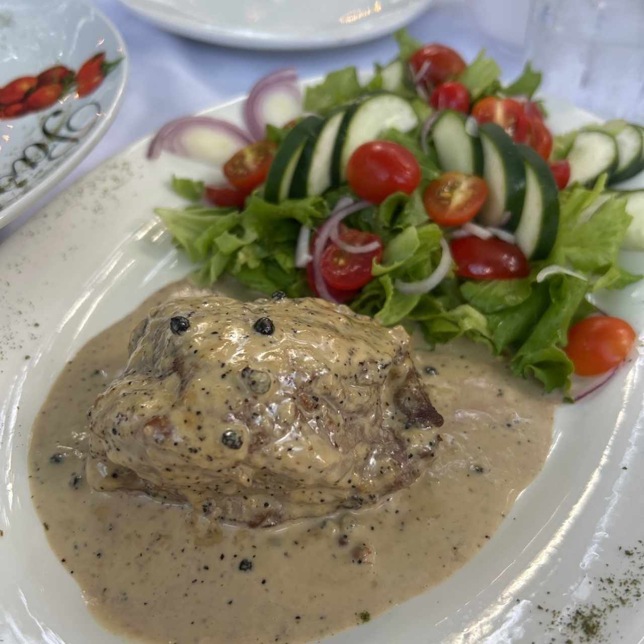 FILETE DE RES A LAS TRES PIMIENTAS