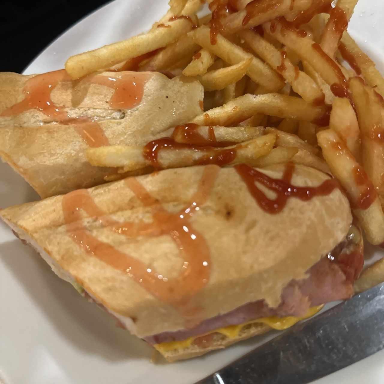 Combo - club sándwich + acompañamiento + bebida