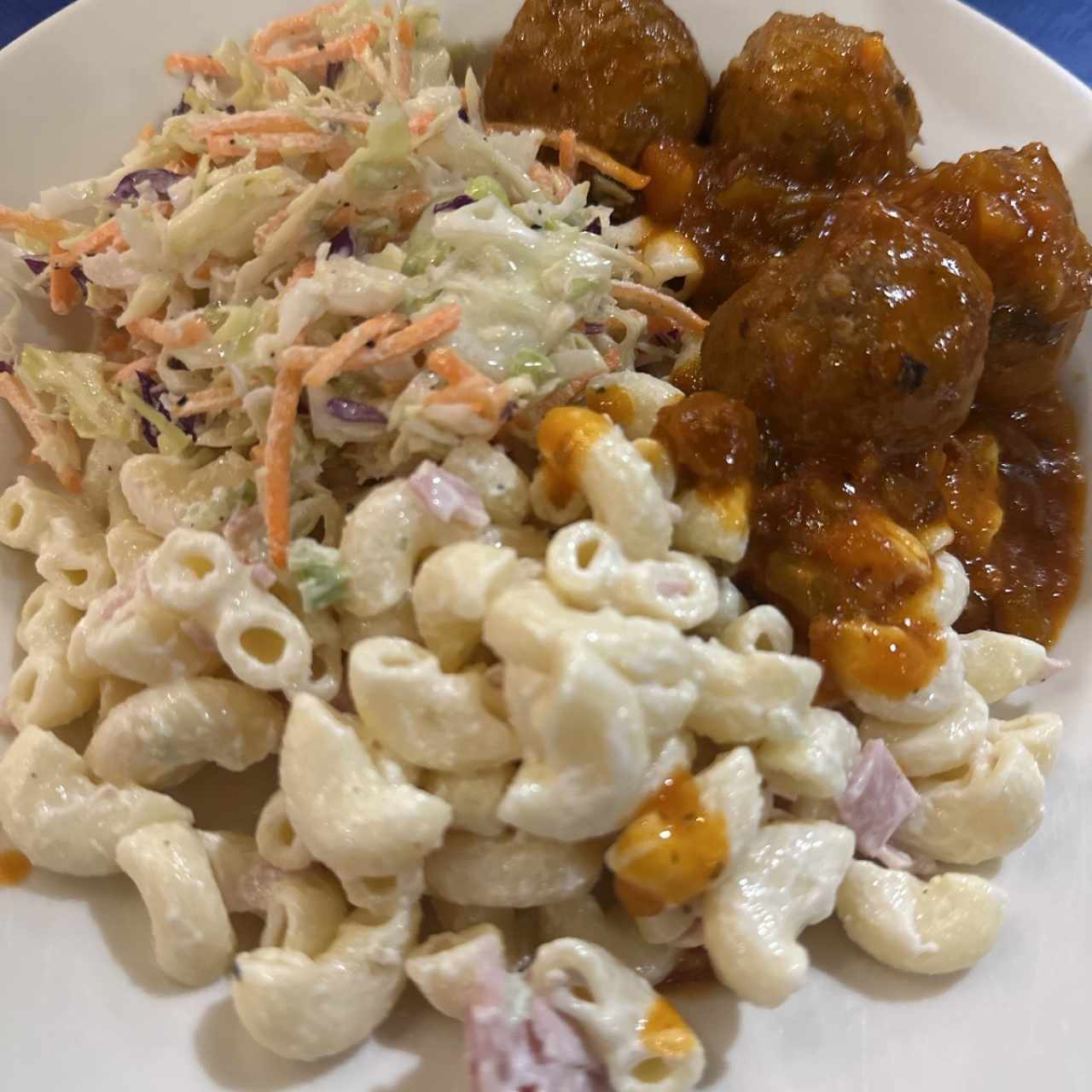 Albóndigas con ensalada 