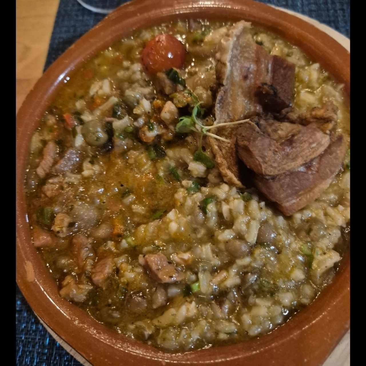 guacho de guandu y chicharrón