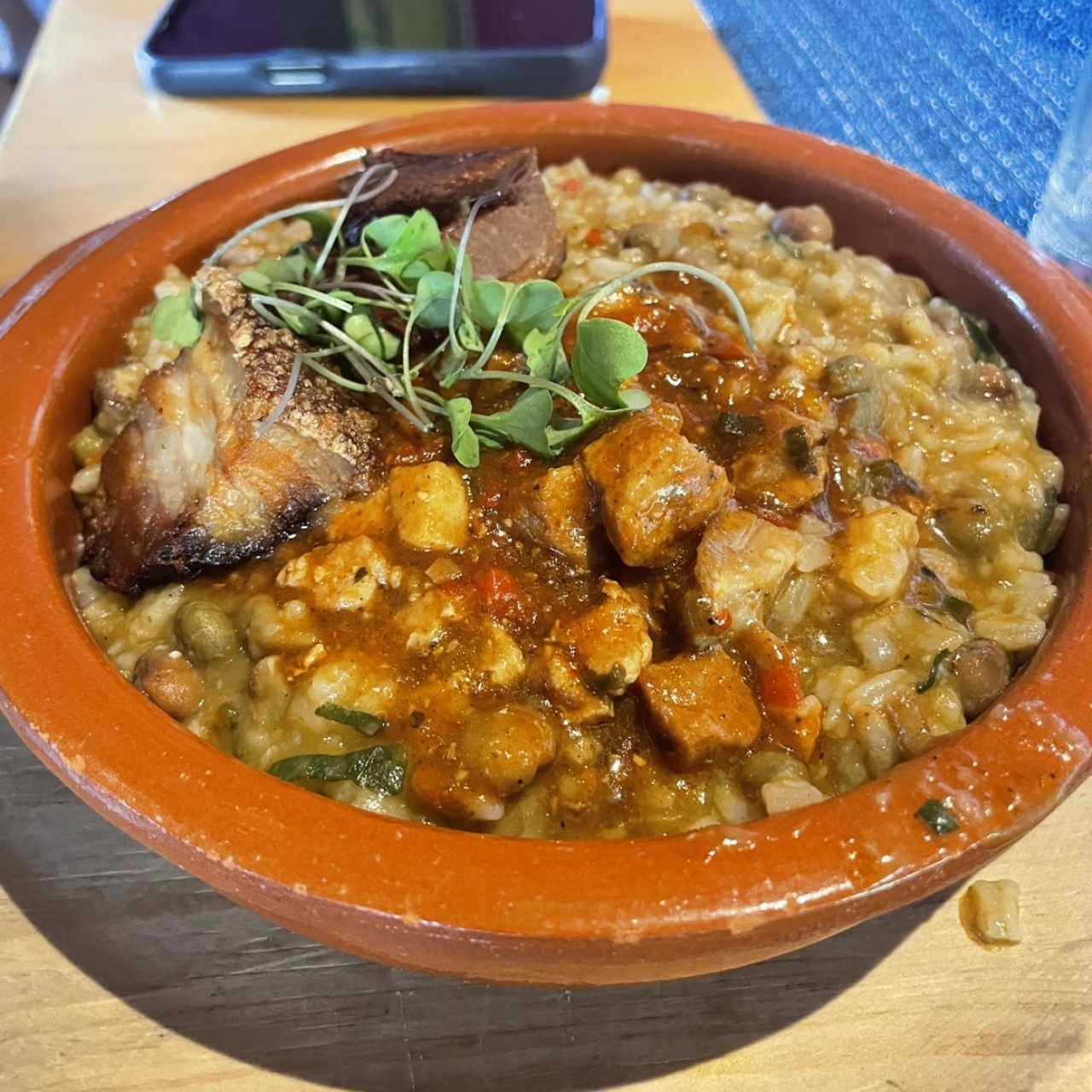 Guacho de Guandú y Chicharrón de Cerdo