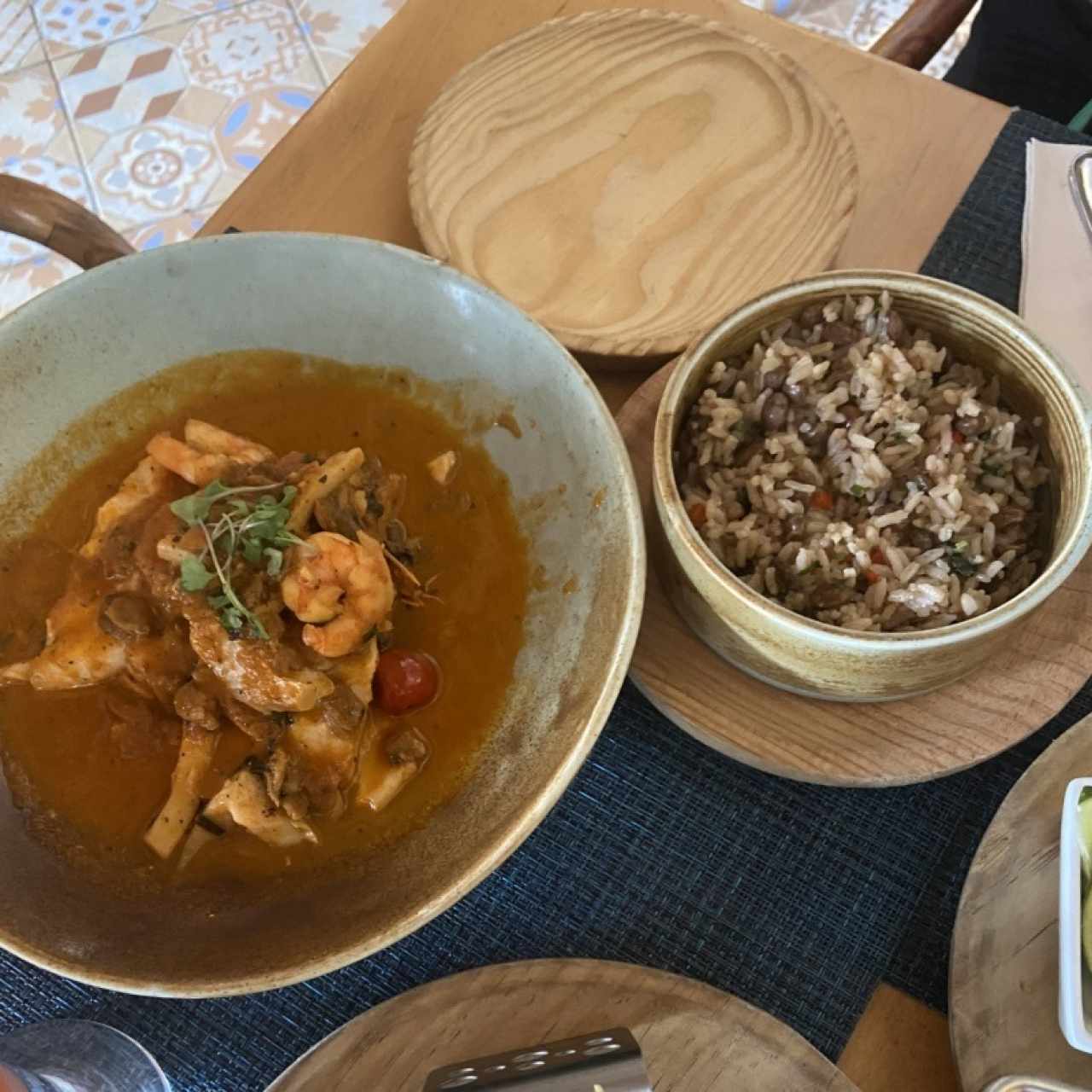 Pescado con camarones 