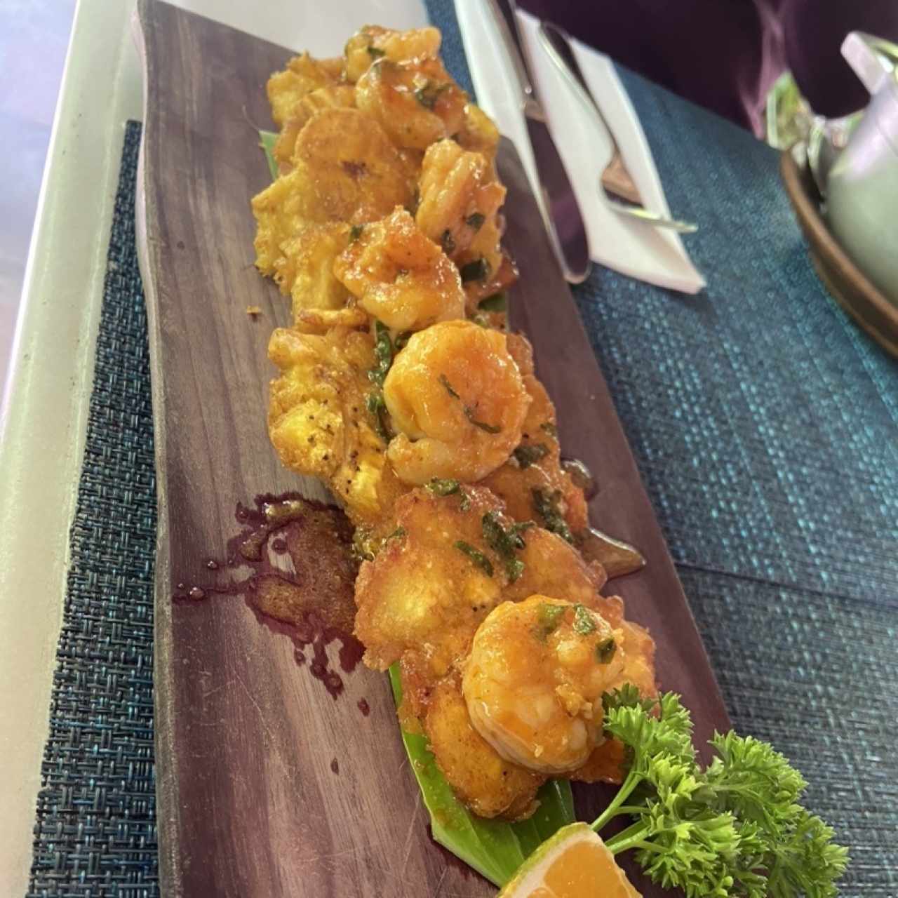 Patacones con camarón