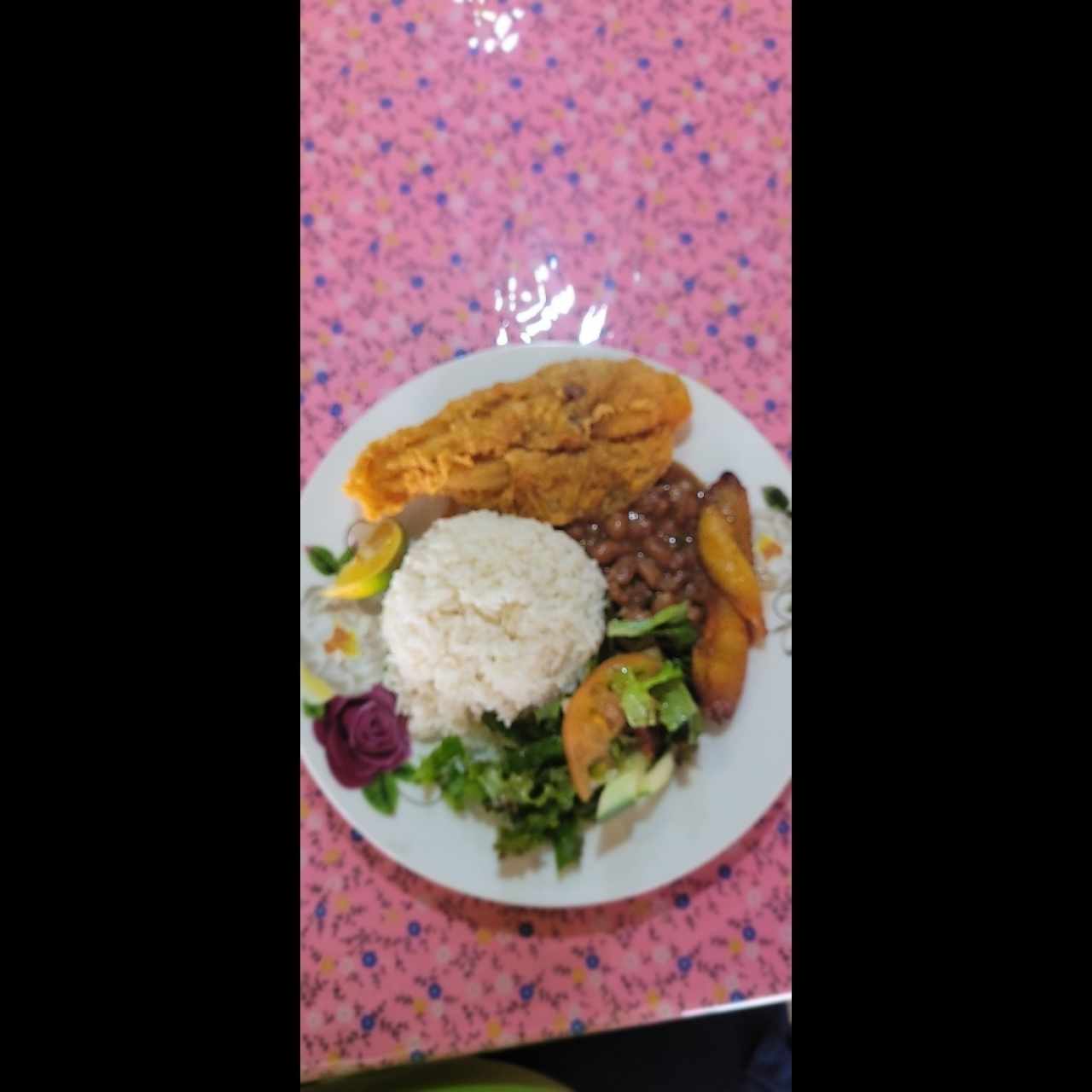 comida del día con pescado.