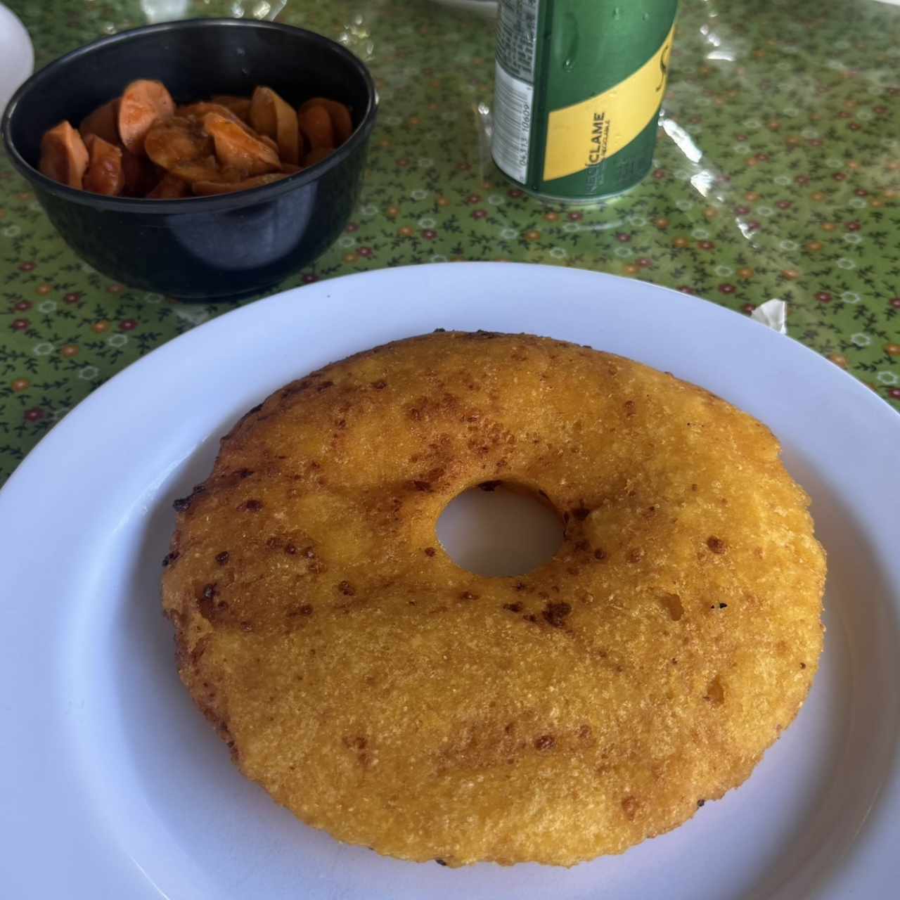 Tortilla con salchicha guisada 