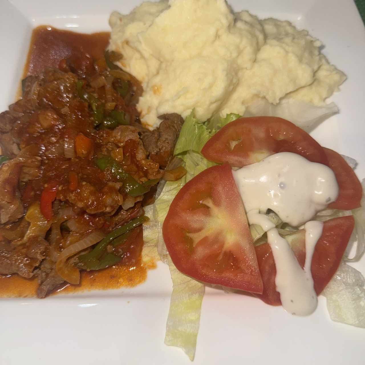 Bistec picado con pure