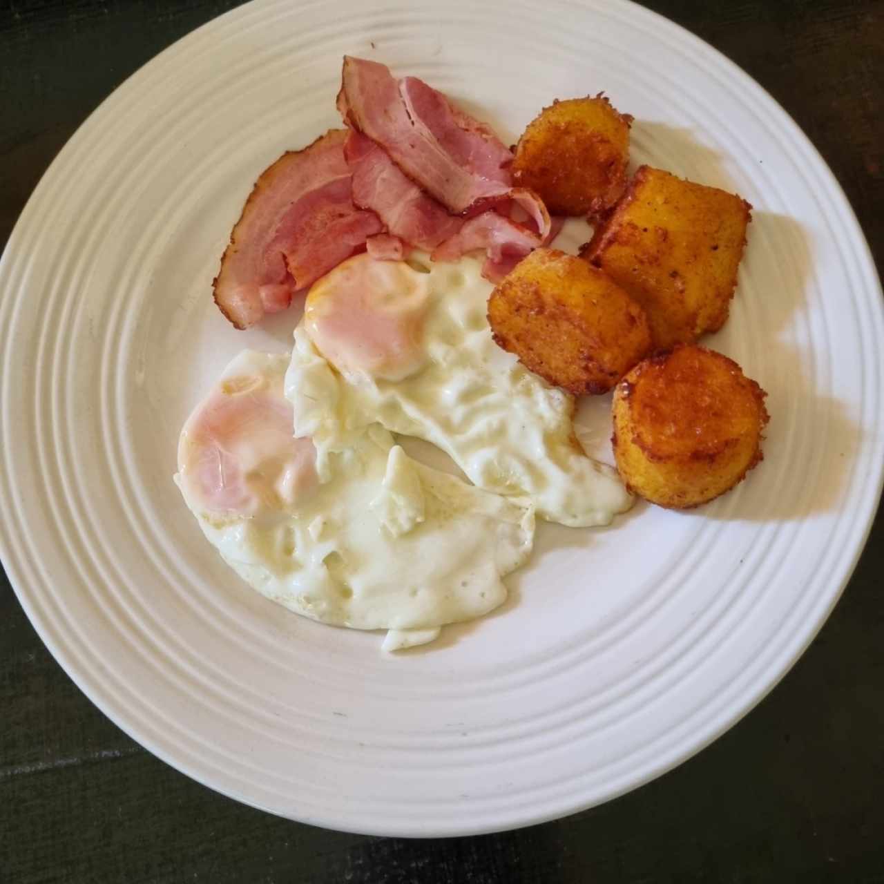bollo de maíz nuevo frito