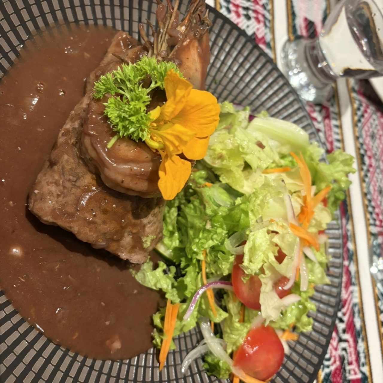 Filete de res relleno de langostino