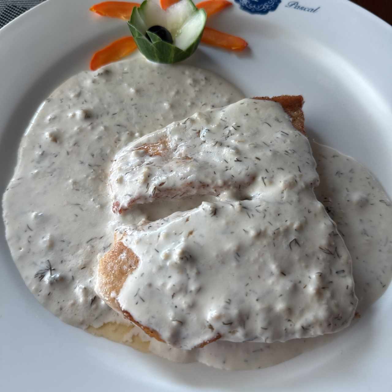 Filete de Pescado del día en salsa (Pomodoro o Alcaparras o Eneldo)