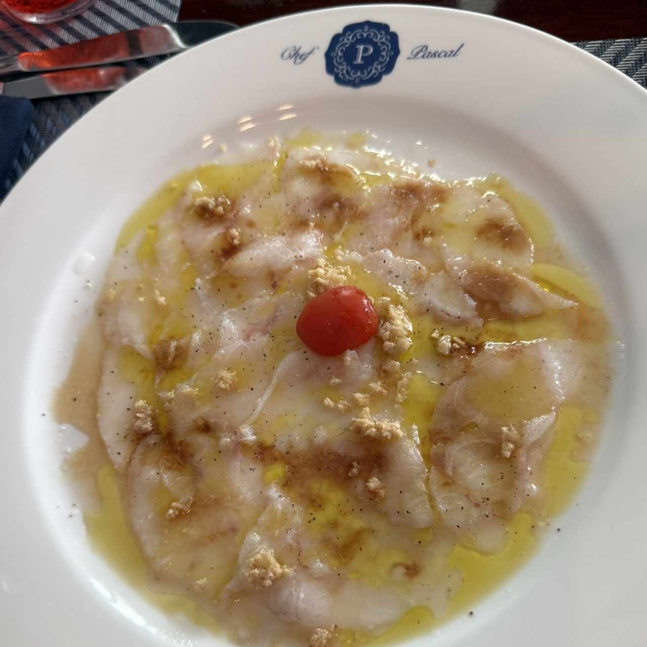 Carpaccio de Corvina con Jengibre Marinado