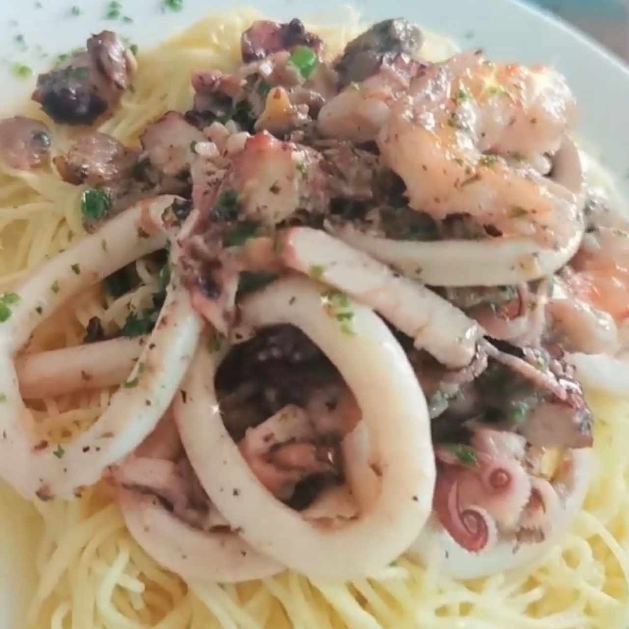Frutos del mar con spaguetti