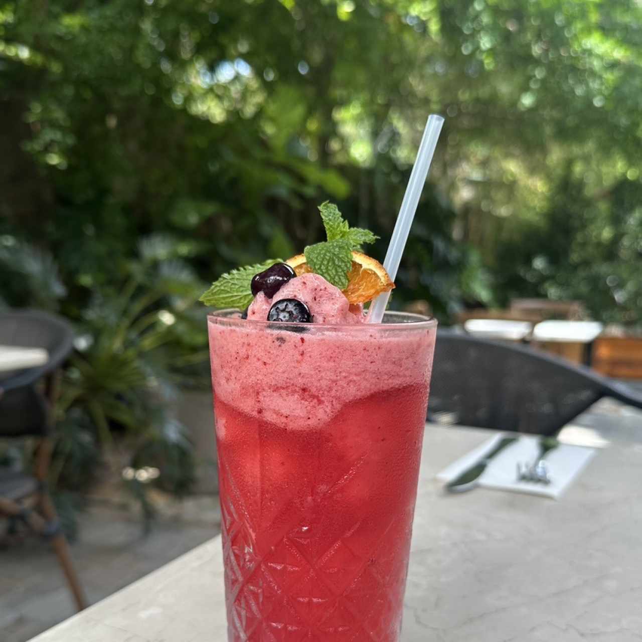 Limonada de frutos rojos