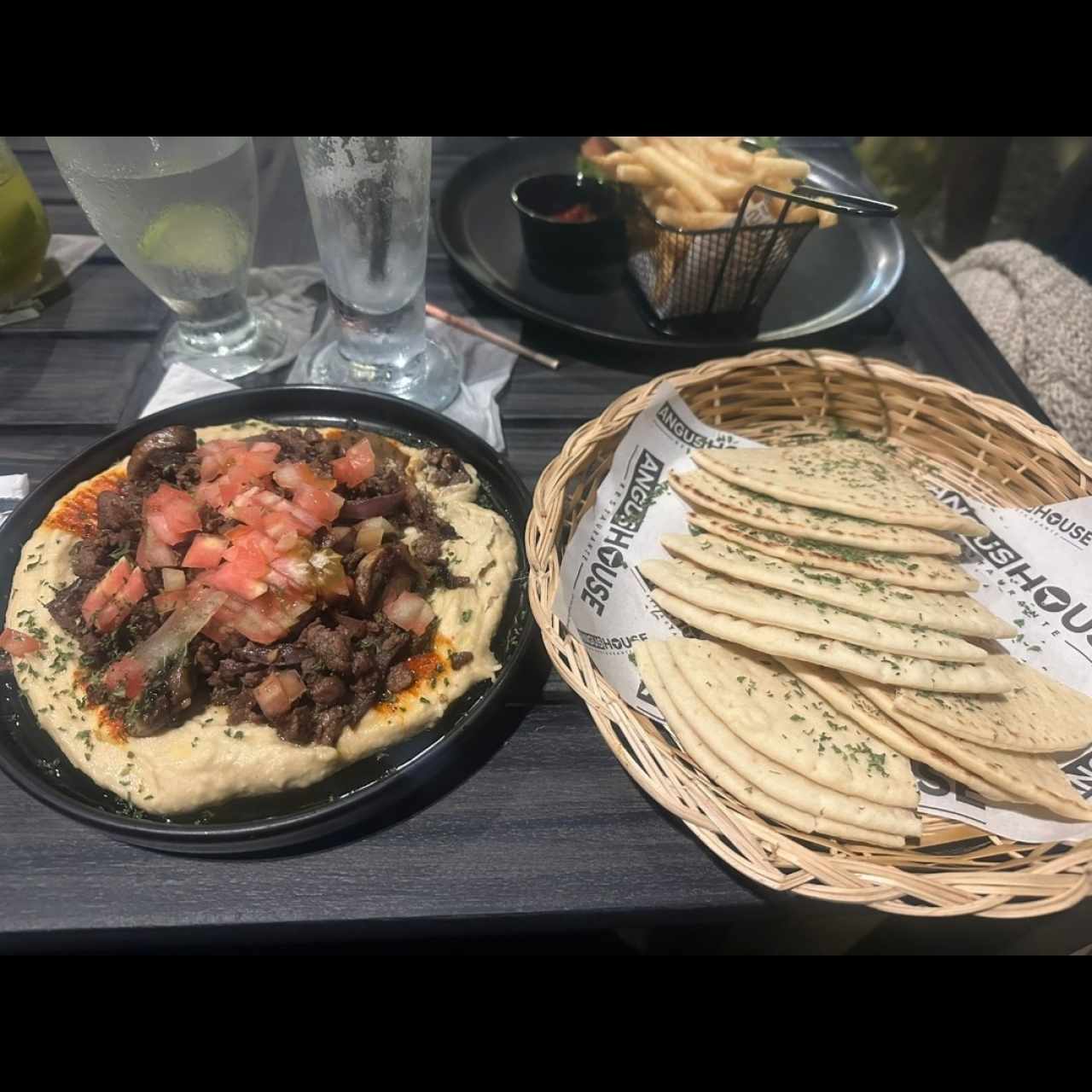 Dip de hummus con Filete