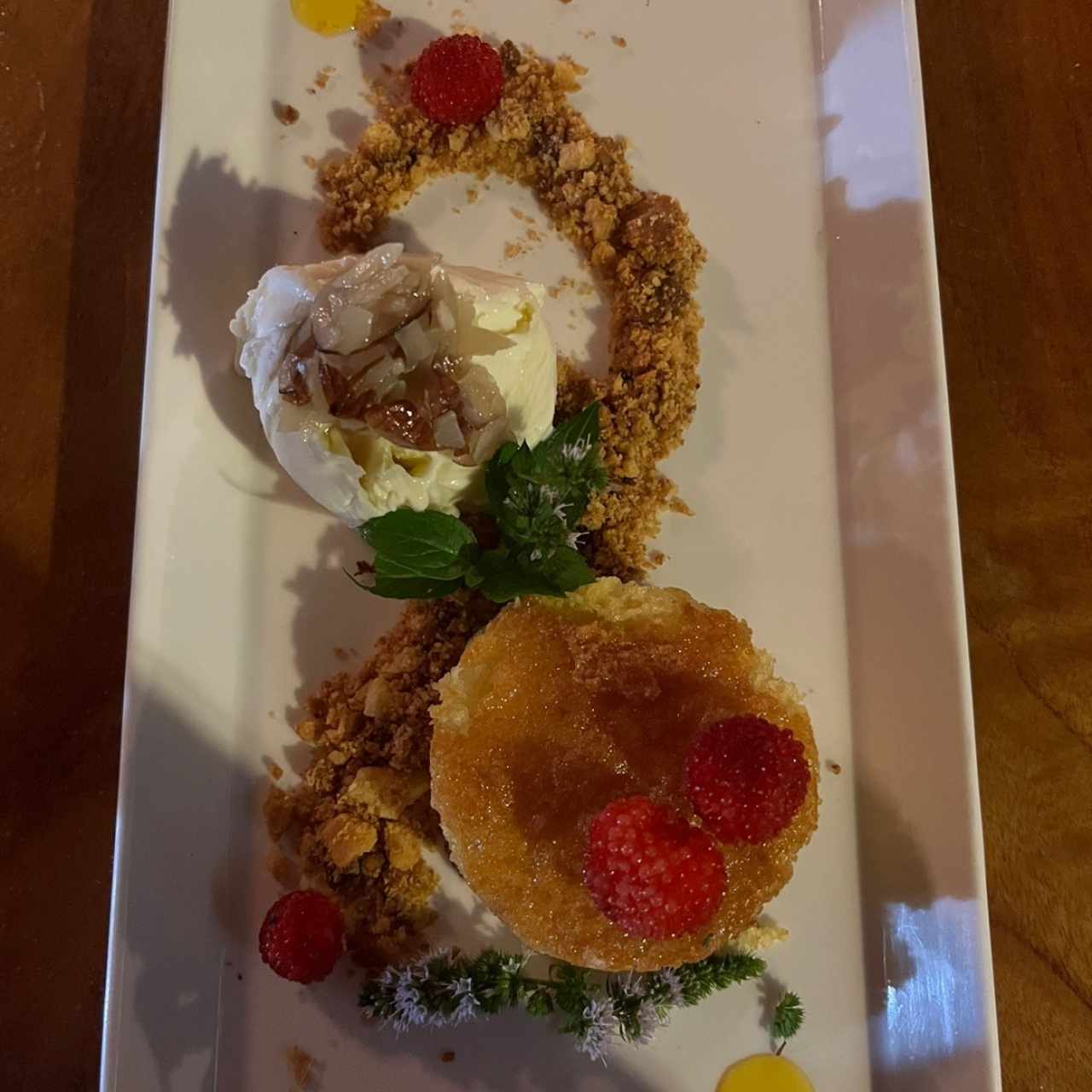 Biscocho de naranja con helado de vainilla