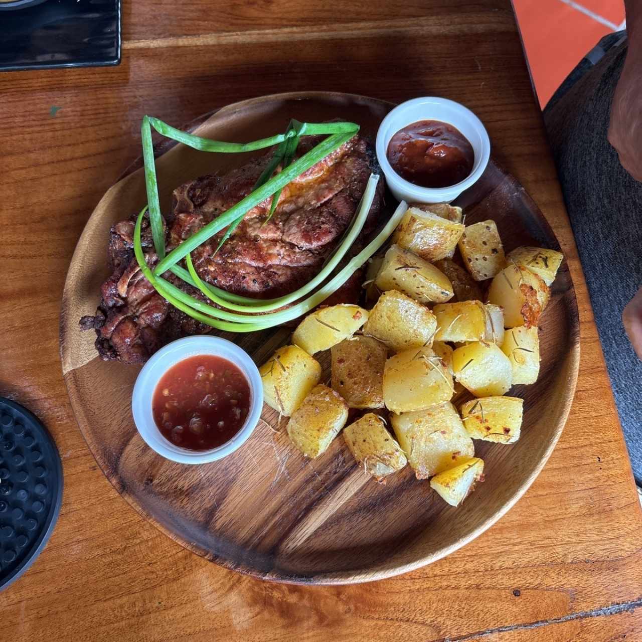 PLATOS FUERTES - Chuleta