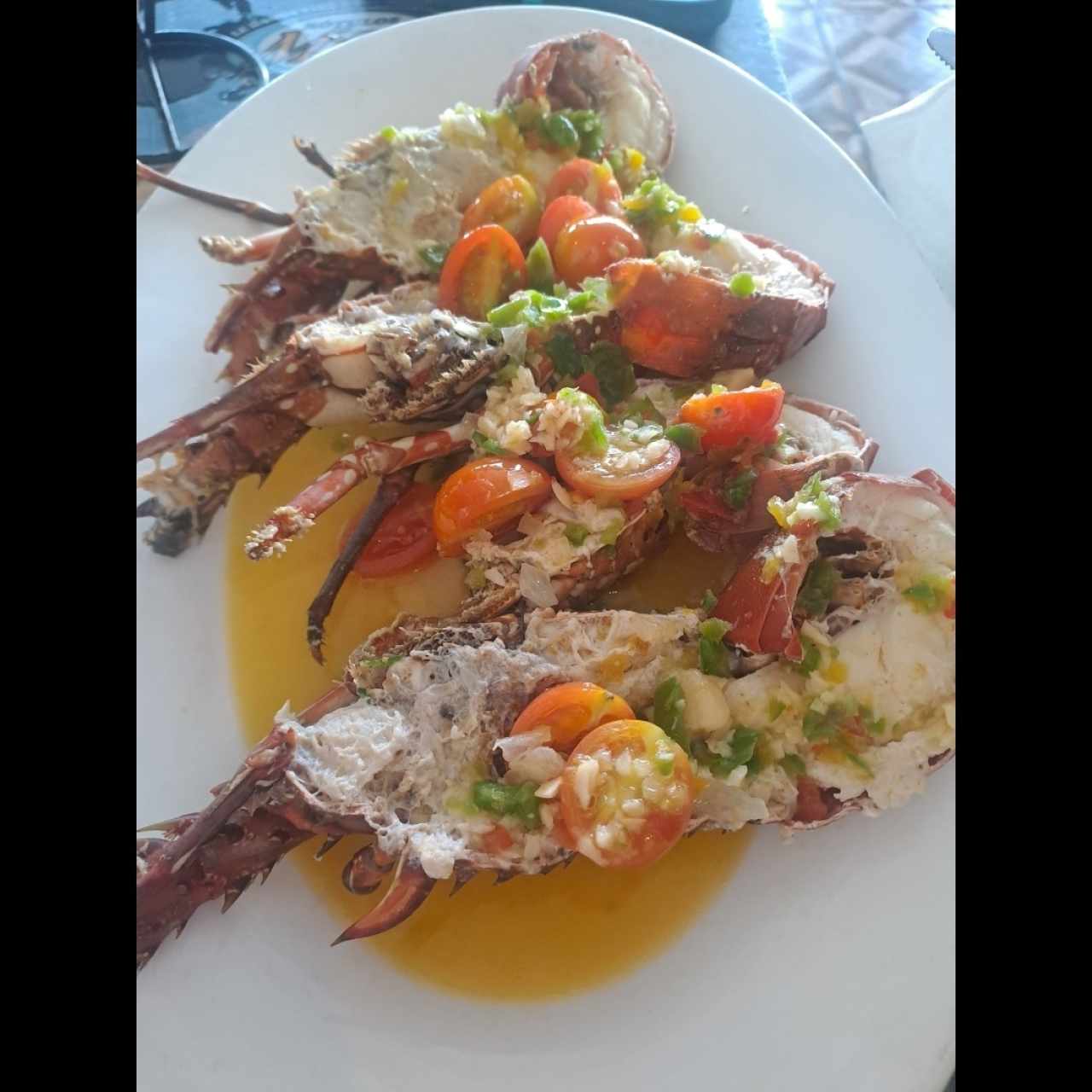 - Langosta al ajillo