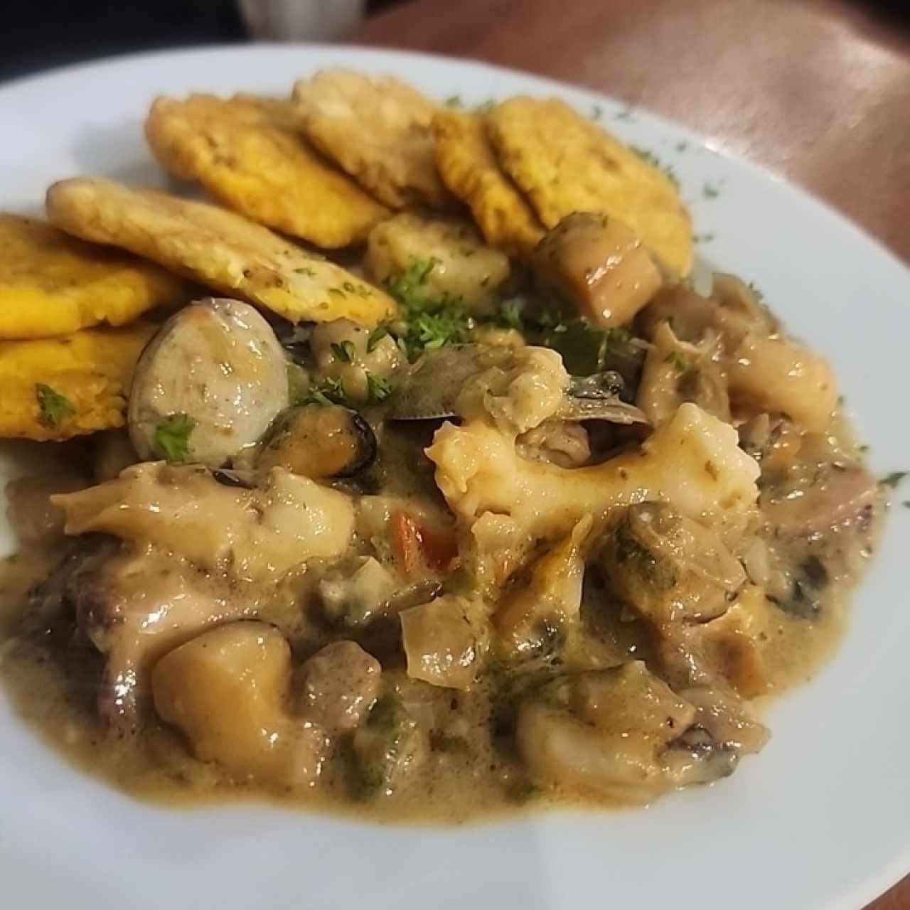 Mixto de marisco en salsa blanca
