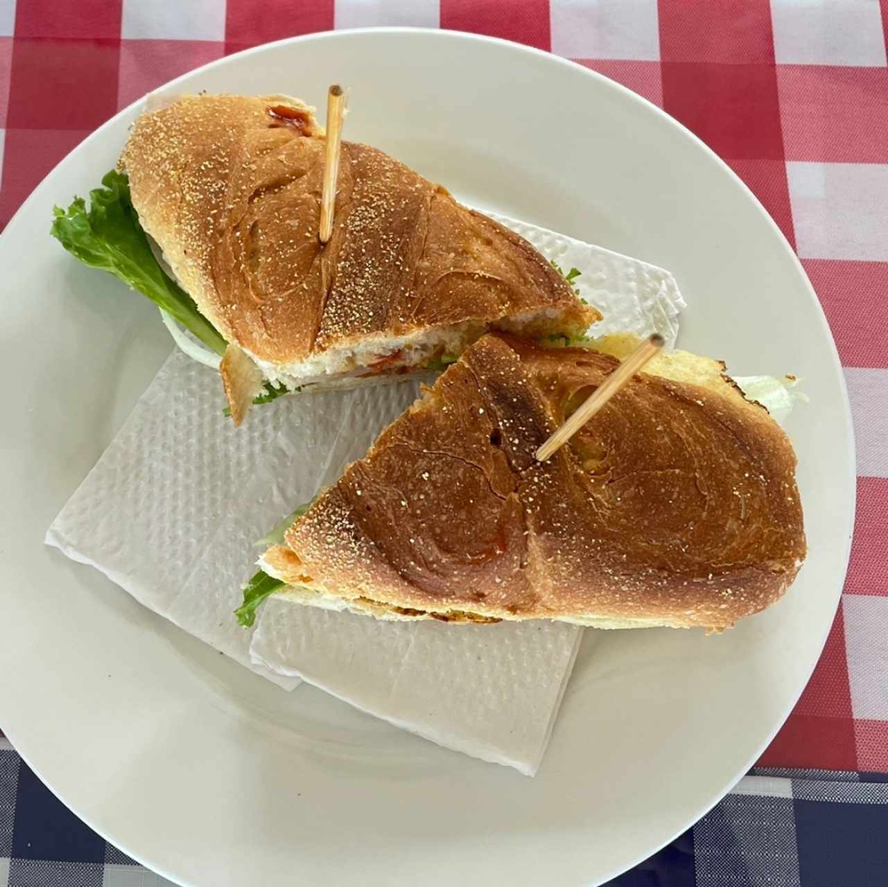 Sandwich de jamón y queso.