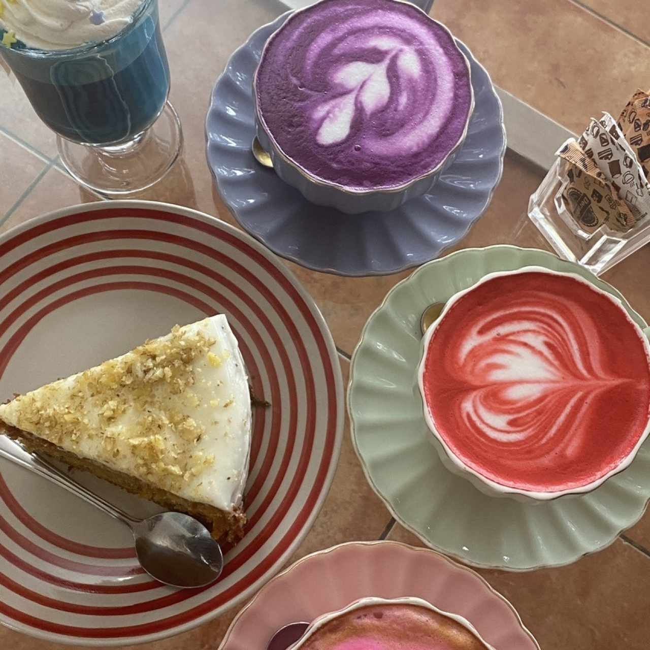 Capuccinos y dulce de zanahoria
